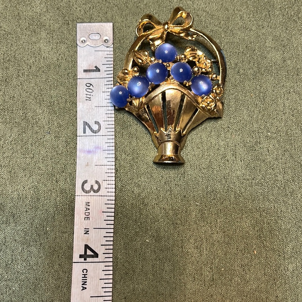 Coro Blue Moonglow Moonstone Basket of Flowers Brooch - Picture 4 of 5